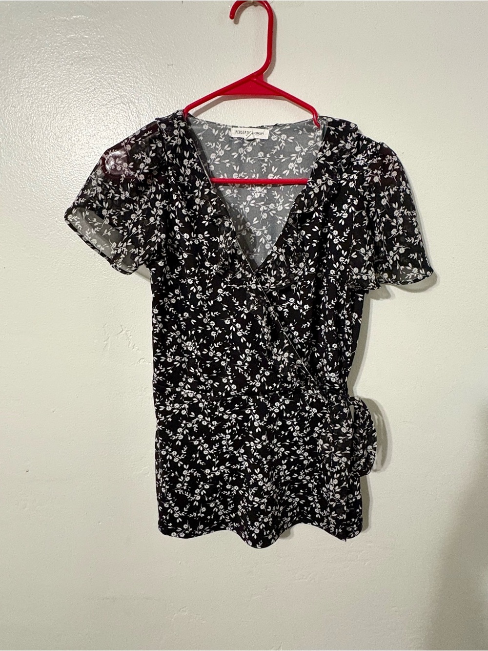 PerSeption Concept Black and White Floral Shift Top
